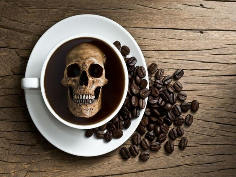 uống nhiều cà phê làm tăng nguy cơ tử vong